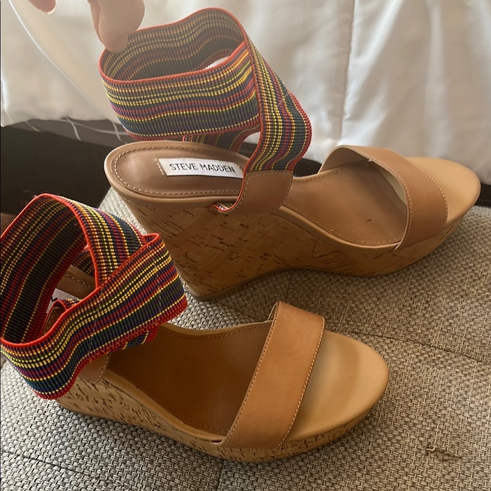 Steve Madden Tan and Red Wedge Sandals with Vibrant Straps